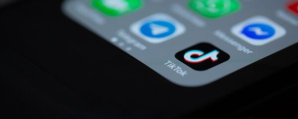 La aplicación móvil de TikTok - Sputnik Mundo