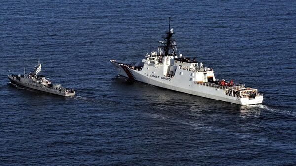 Buque de la Armada de Uruguay junto al Cutter Stone de la Guardia Costera de EEUU - Sputnik Mundo