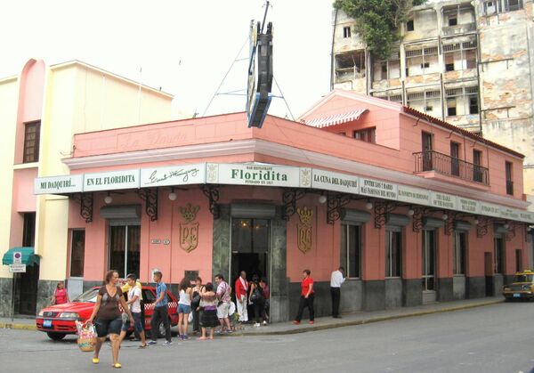 Bar Floridita, ubicado en La Habana, y lugar de visita permanente durante dos décadas del escritor Ernest Hemingway - Sputnik Mundo