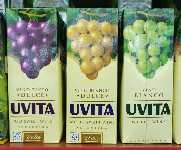 Vino en caja Uvita - Sputnik Mundo