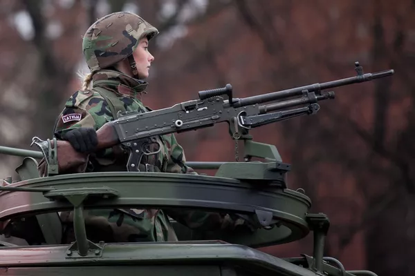 Letonia se encuentra entre los cinco primeros países de la OTAN en cuanto al porcentaje de mujeres que sirven en las fuerzas armadas del país. Letonia se encuentra entre los cinco primeros países de la OTAN en cuanto al porcentaje de mujeres que sirven en las fuerzas armadas del país. - Sputnik Mundo