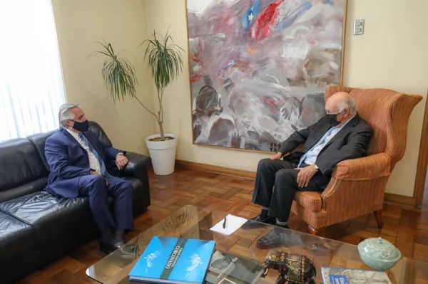 El presidente argentino, Alberto Fernández, y el ex mandatario chileno, Ricardo Lagos El presidente argentino, Alberto Fernández, y el ex mandatario chileno, Ricardo Lagos - Sputnik Mundo