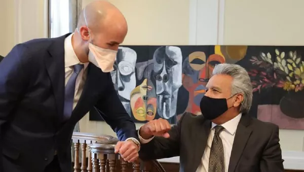 El presidente de Ecuador, Lenín Moreno, con el director Senior para el Hemisferio Occidental del Consejo de Seguridad Nacional de EEUU, Juan González - Sputnik Mundo