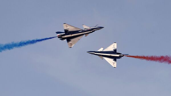 Cazas chinos Chengdu J-10 - Sputnik Mundo