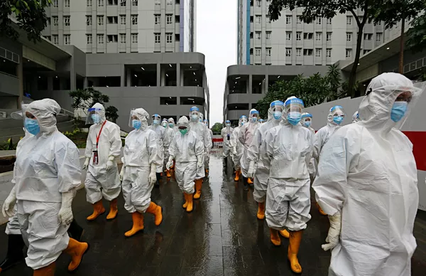 Un equipo de médicos en un hospital COVID-19 en Yakarta, Indonesia. Un equipo de médicos en un hospital COVID-19 en Yakarta, Indonesia. - Sputnik Mundo
