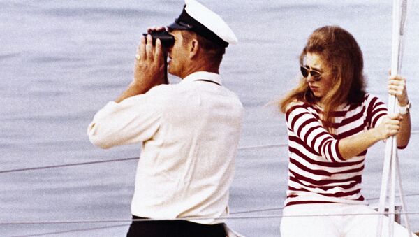 El príncipe Felipe de Edimburgo junto a su hija, Ana del Reino Unido, en mayo de 1970 - Sputnik Mundo