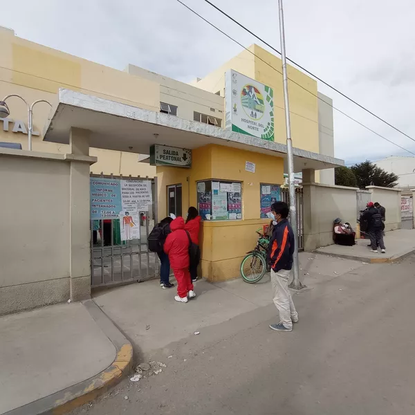 Entrada al Hospital del Norte, en la ciudad de El Alto (Bolivia) Entrada al Hospital del Norte, en la ciudad de El Alto (Bolivia) - Sputnik Mundo
