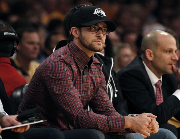 Justin Timberlake asiste a un partido de la NBA en 2011 - Sputnik Mundo