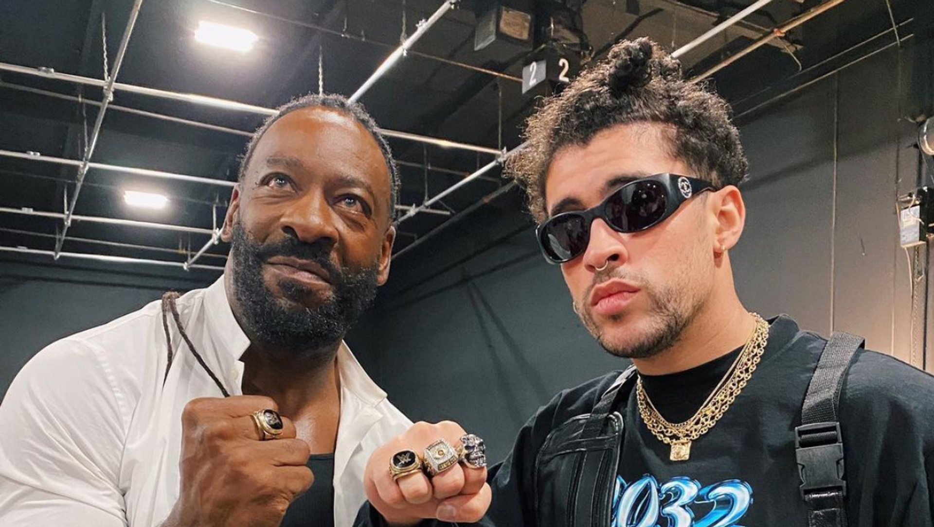 Bad Bunny junto al luchador Booker T Bad Bunny junto al luchador Booker T - Sputnik Mundo, 1920, 01.02.2021