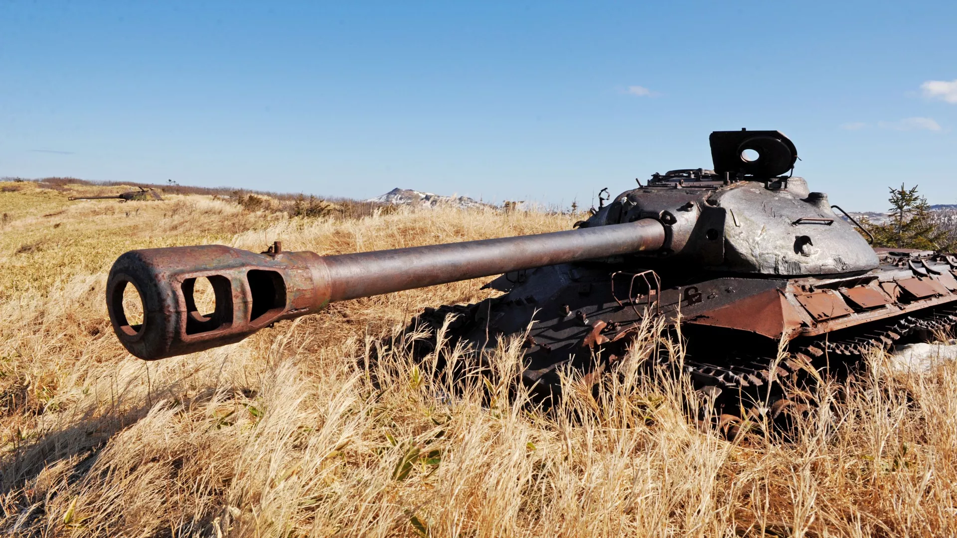Tanque soviético IS-3 en la isla Shikotán, archipiélago de las Kuriles