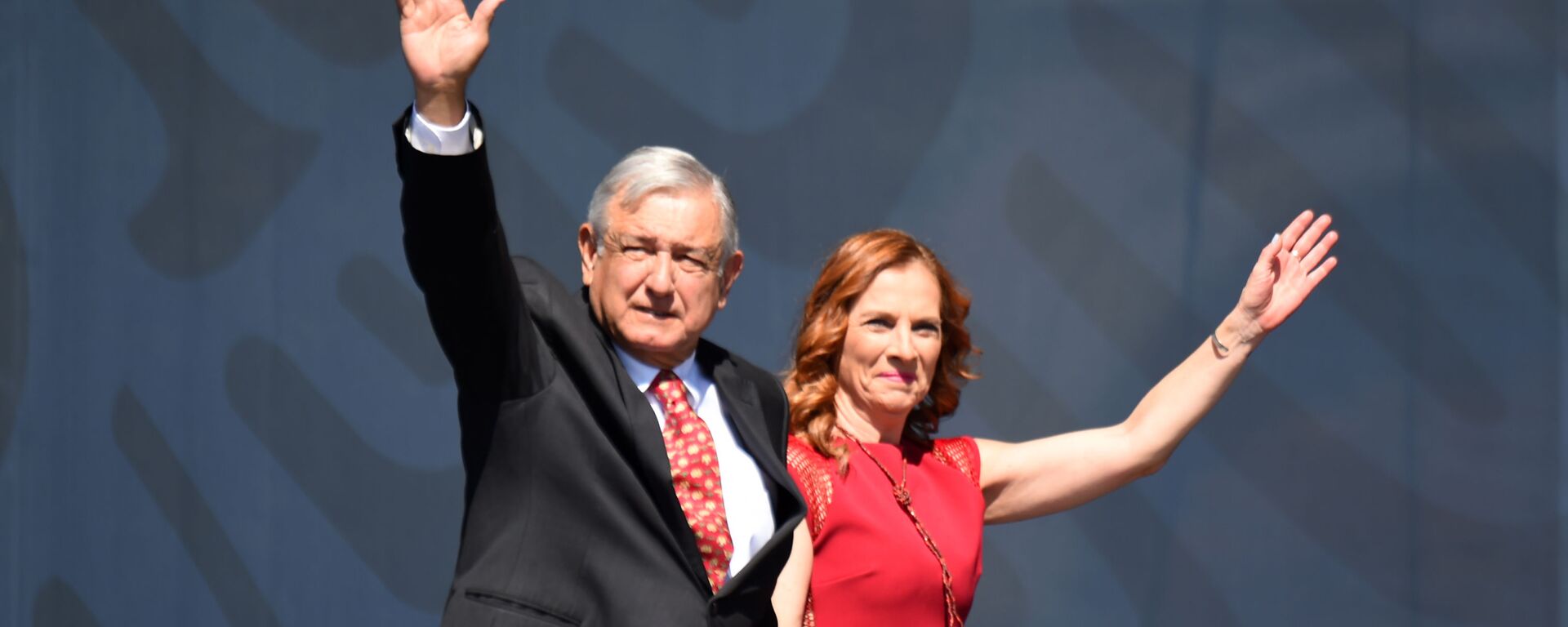 El presidente de México, Andrés Manuel López Obrador, y su esposa Beatriz Gutiérrez Müller - Sputnik Mundo, 1920, 03.02.2021