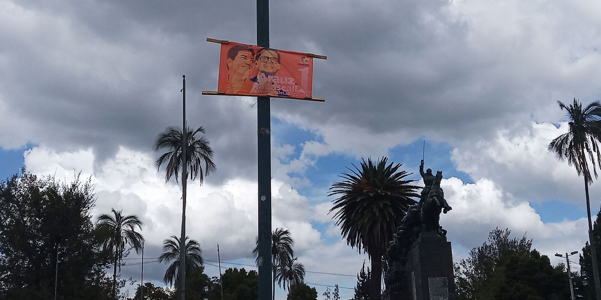 Afiche de campaña del binomio Arauz-Rabascall en Quito, Ecuador - Sputnik Mundo, 1920, 11.02.2021