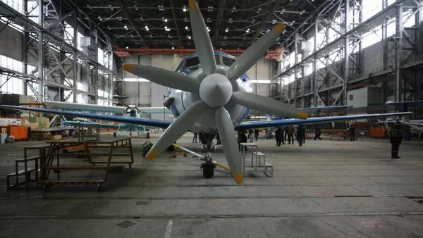  Las pruebas del primer sistema de propulsión híbrido para aviones en Rusia - Sputnik Mundo