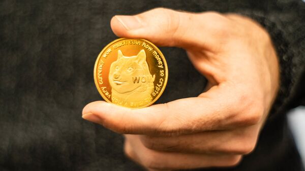 Un prototipo de dogecoin - Sputnik Mundo