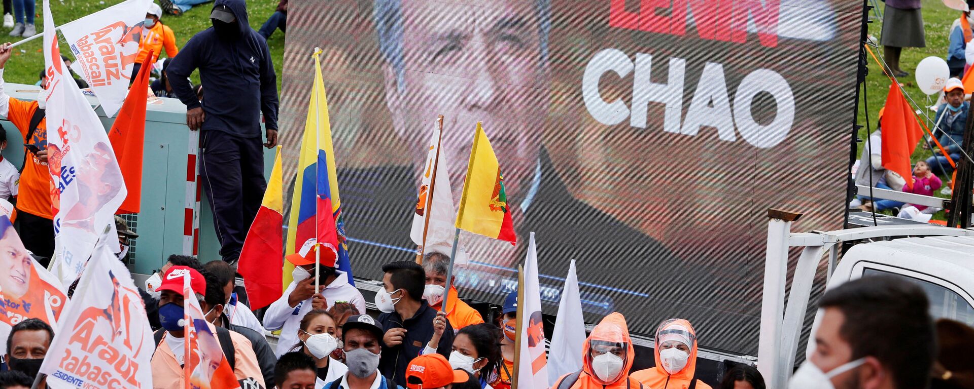 Una pantalla con la cara de Lenín Moreno en una manifestación de los partidarios de Andrés Arauz  - Sputnik Mundo, 1920, 09.02.2021