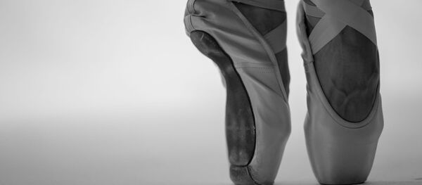 Zapatillas de punta (imagen referencial) - Sputnik Mundo