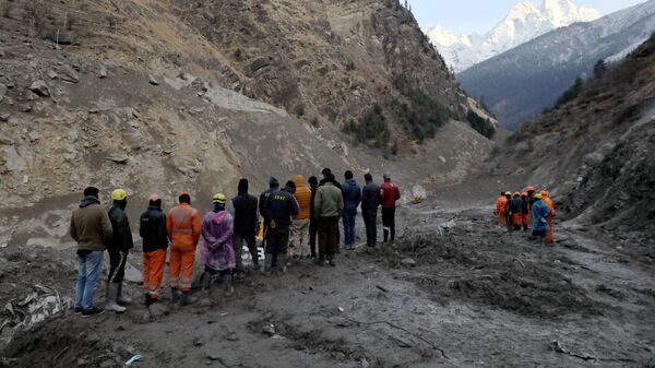 Operaciones de rescate tras el desprendimiento de un glaciar del Himalaya - Sputnik Mundo