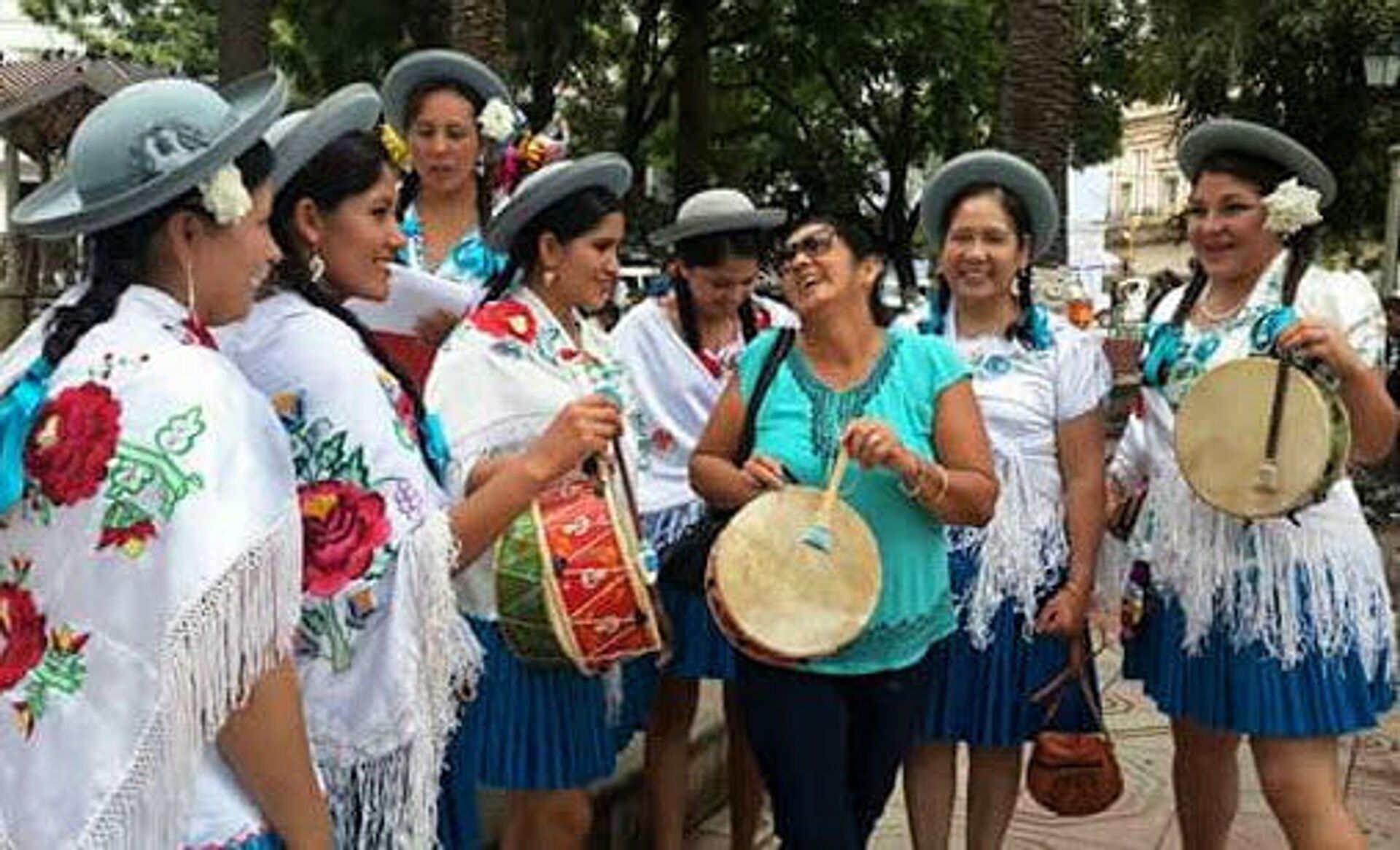 Celebración del Día de las Comadres en la ciudad de Tarija, Bolivia - Sputnik Mundo, 1920, 11.02.2021