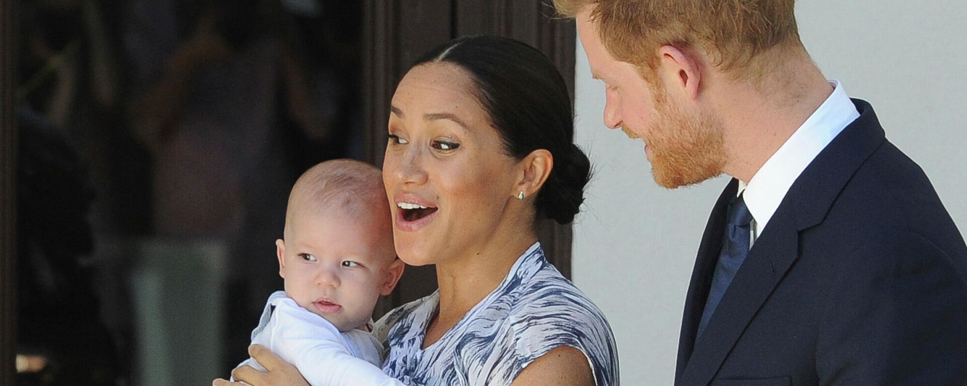 Meghan Markle, el príncipe Harry y su hijo, Archie - Sputnik Mundo, 1920, 11.02.2021