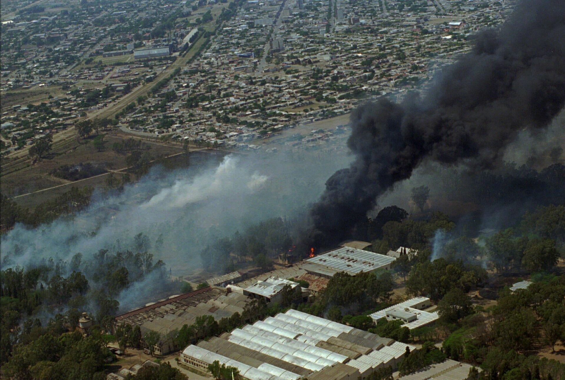 Vista aérea de la ciudad argentina de Río Tercero tras las explosiones del 3 de noviembre de 1995 - Sputnik Mundo, 1920, 15.02.2021