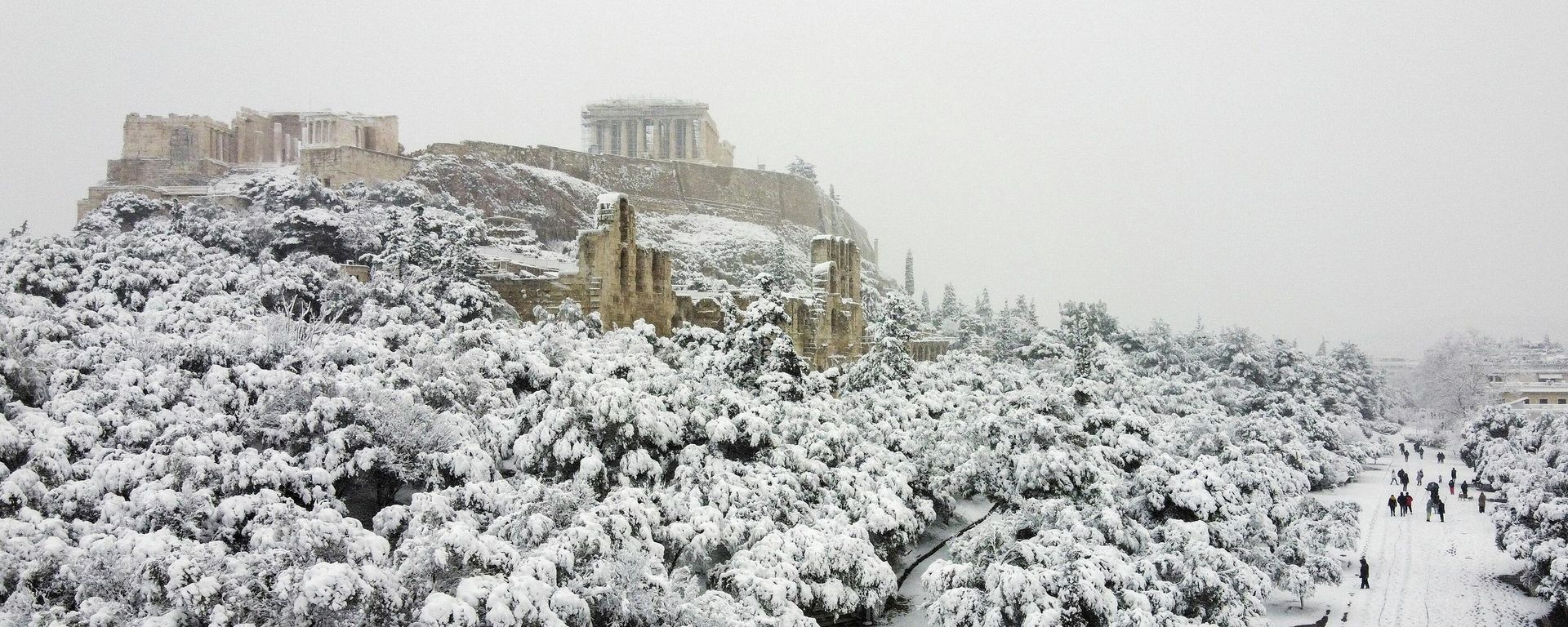 Una fuerte nevada en Atenas, Grecia Una fuerte nevada en Atenas, Grecia - Sputnik Mundo, 1920, 16.02.2021