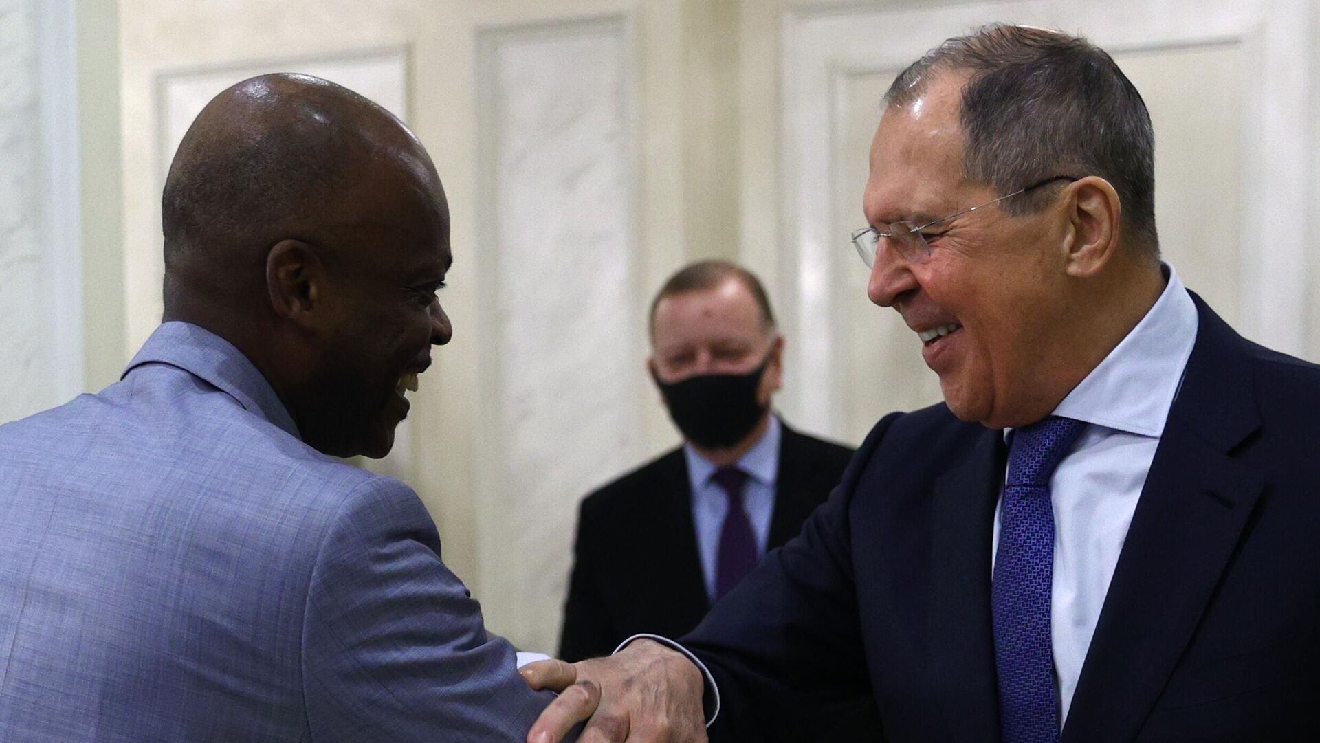 La reunión de los ministros de Exteriores de Rusia y Togo, Serguéi Lavrov y Robert Dussey La reunión de los ministros de Exteriores de Rusia y Togo, Serguéi Lavrov y Robert Dussey - Sputnik Mundo, 1920, 16.02.2021