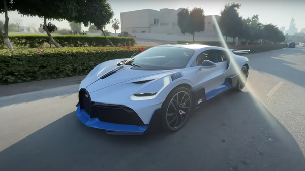 Un Bugatti Divo - Sputnik Mundo