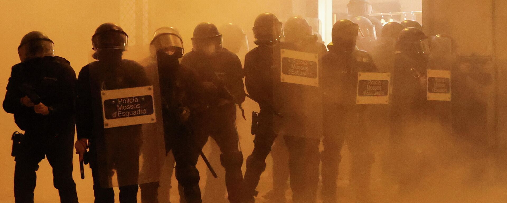 Disturbios en Barcelona por la detención del rapero Pablo Hasél - Sputnik Mundo, 1920, 19.02.2021