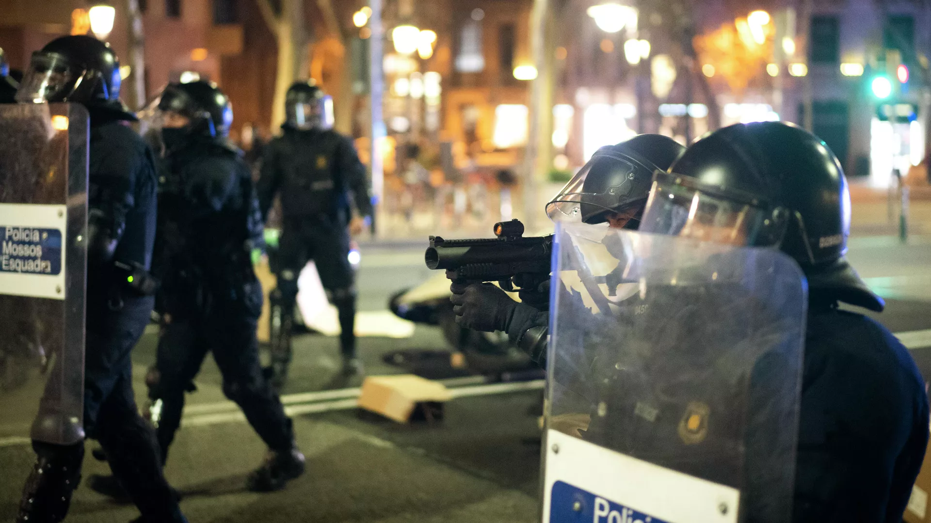 Violentos disturbios en Cataluña por la detención del rapero Pablo Hasél