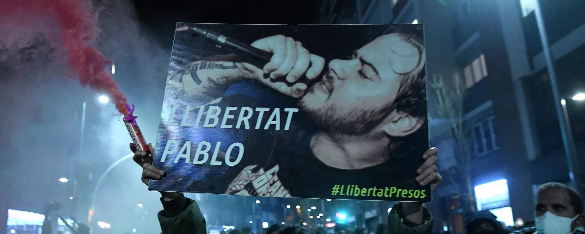 Manifestación a favor de Pablo Hasél. Barcelona, 16 de febrero de 2021 Manifestación a favor de Pablo Hasél. Barcelona, 16 de febrero de 2021 - Sputnik Mundo, 1920, 17.02.2021