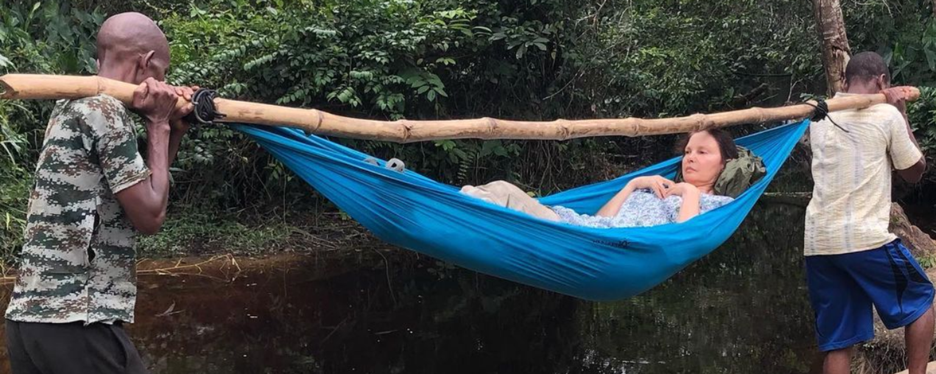 La actriz Ashley Judd en la selva congoleña - Sputnik Mundo, 1920, 17.02.2021