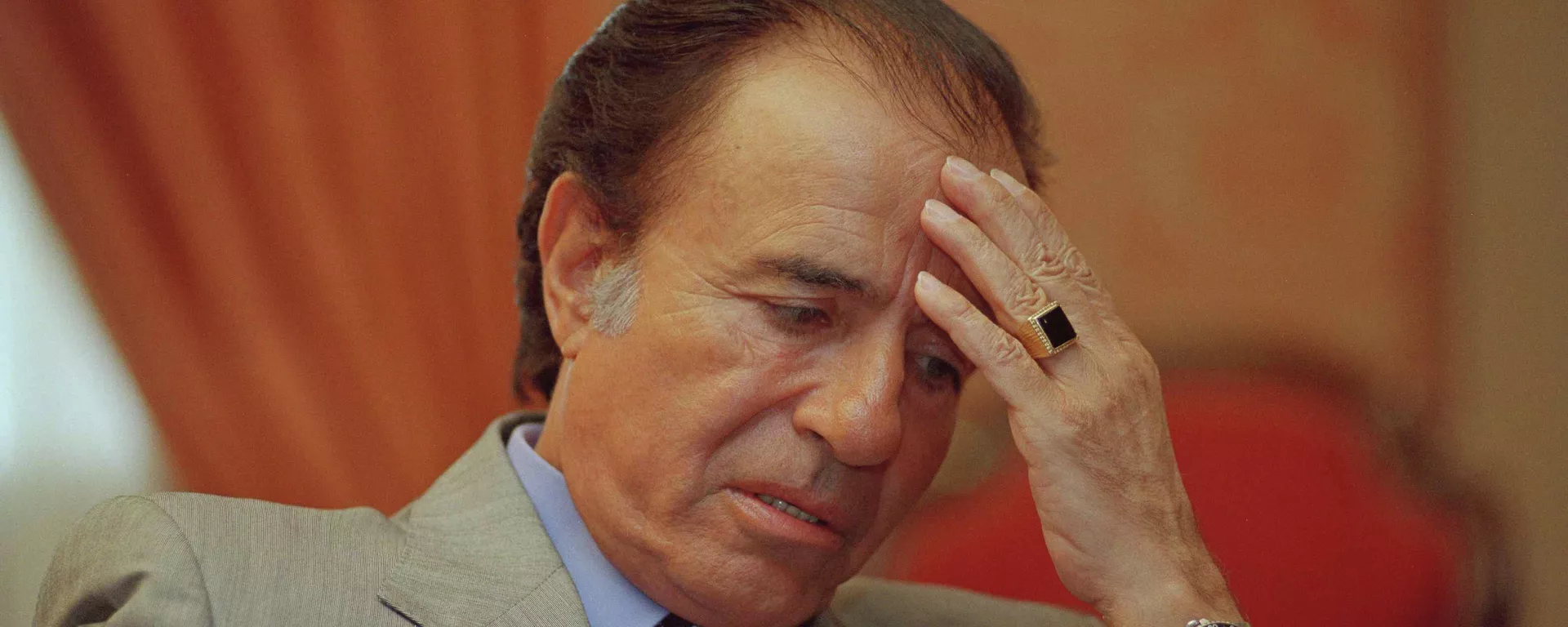 Expresidente argentino Carlos Menem durante una rueda de prensa en 1997 Expresidente argentino Carlos Menem durante una rueda de prensa en 1997 - Sputnik Mundo, 1920, 10.11.2021