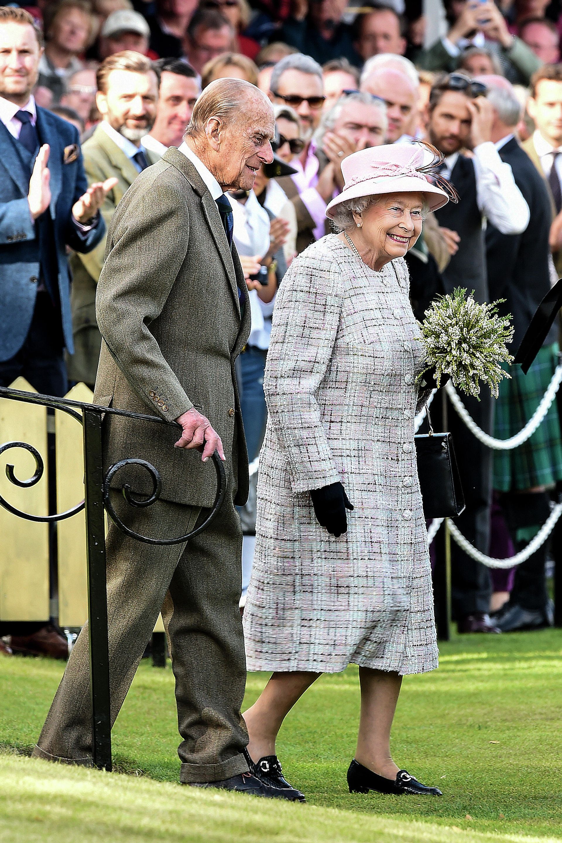 Isabel II y el príncipe Felipe en 2017 - Sputnik Mundo, 1920, 20.02.2021