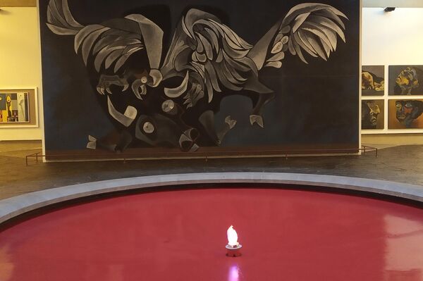 Obra Toro y Condór en la Capilla Obra Toro y Condór en la Capilla - Sputnik Mundo