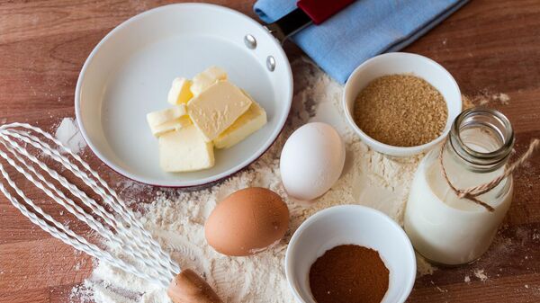 Huevos y leche (imagen referencial) - Sputnik Mundo