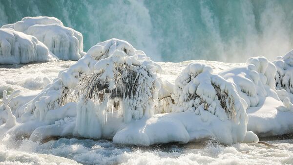 Hielo cerca de la catarata Horseshoe en el estado de Nueva York - Sputnik Mundo