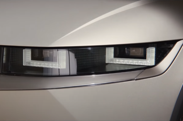 Luces delanteras del Hyundai Ioniq 5 - Sputnik Mundo