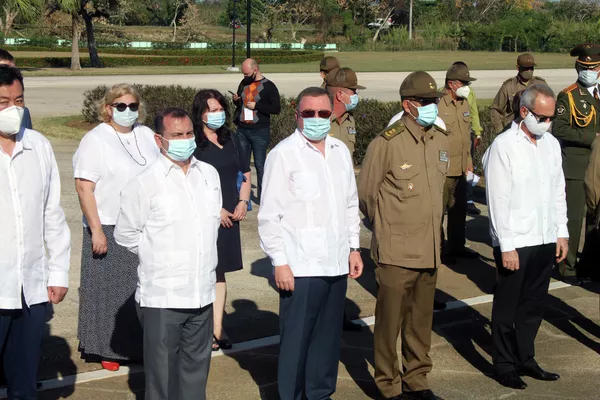 Participantes en acto de entrega de condecoraciones al MINFAR de Cuba por el Gobierno de Rusia Participantes en acto de entrega de condecoraciones al MINFAR de Cuba por el Gobierno de Rusia - Sputnik Mundo
