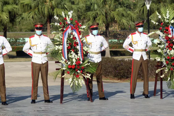 Ofrendas florales en el Mausoleo al Soldado Internacionalista Soviético en La Habana Ofrendas florales en el Mausoleo al Soldado Internacionalista Soviético en La Habana - Sputnik Mundo