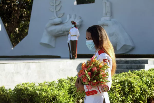 Flores en el Mausoleo al Soldado Internacionalista Soviético, La Habana Flores en el Mausoleo al Soldado Internacionalista Soviético, La Habana - Sputnik Mundo