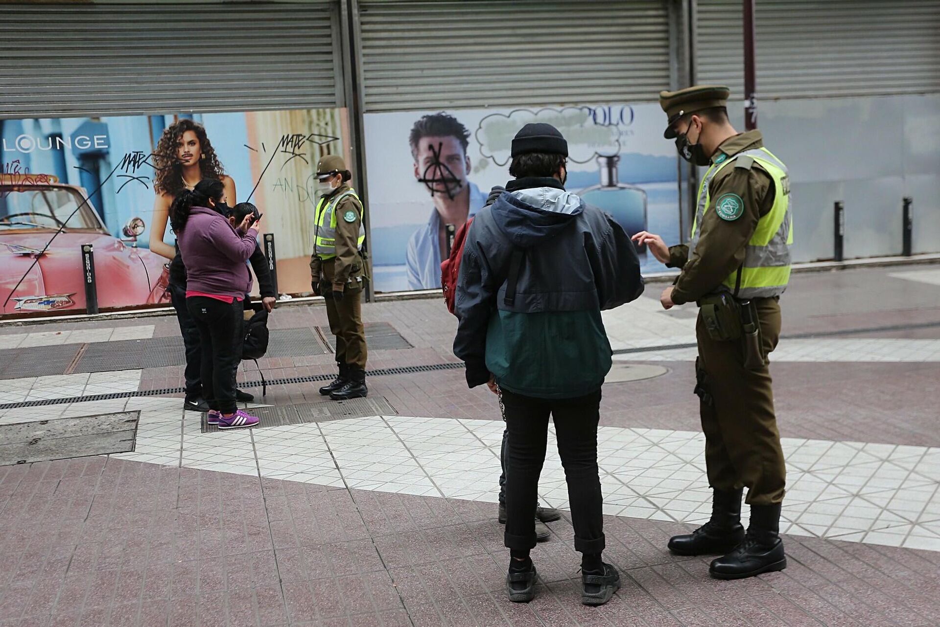 Control policial en el centro de Santiago - Sputnik Mundo, 1920, 23.02.2021