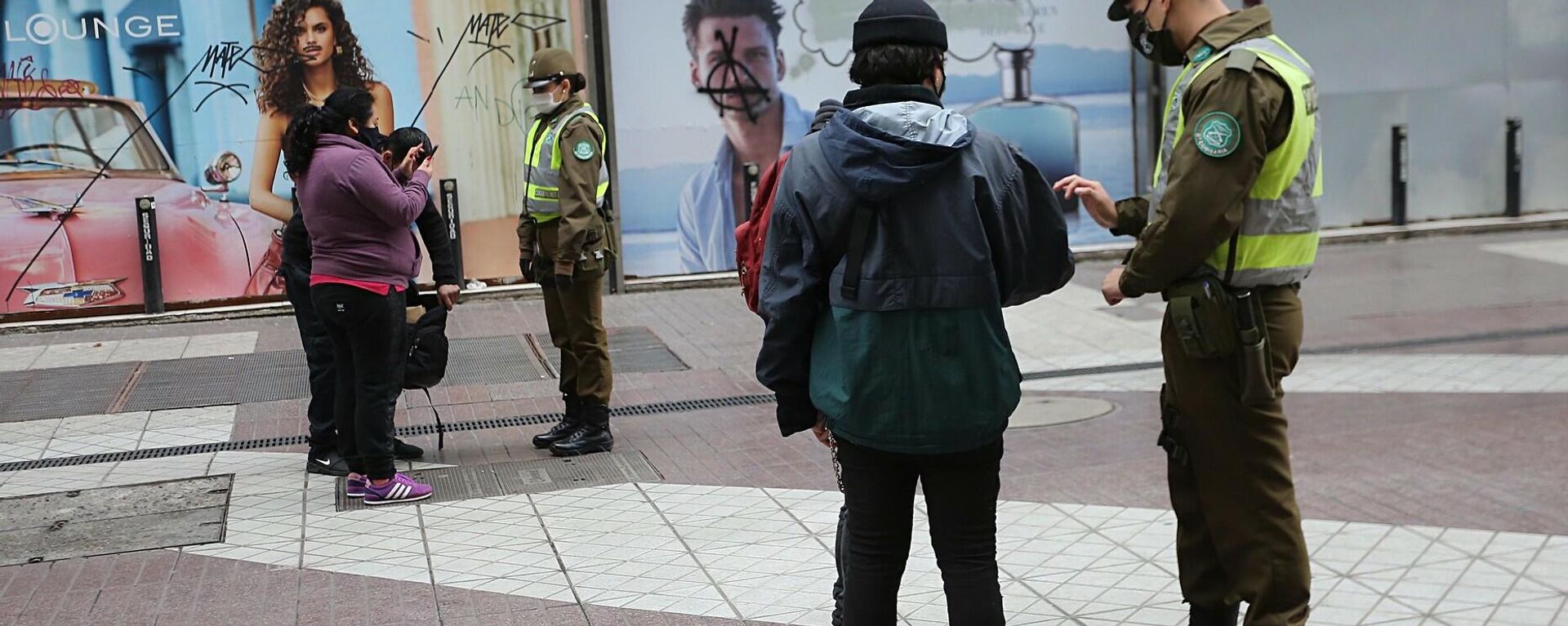 Control policial en el centro de Santiago - Sputnik Mundo, 1920, 11.03.2021