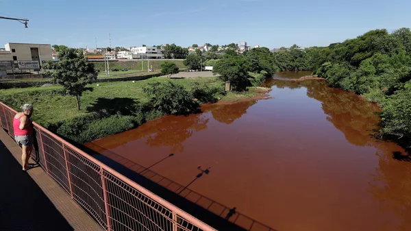 La contaminación del río Paraopeba - Sputnik Mundo