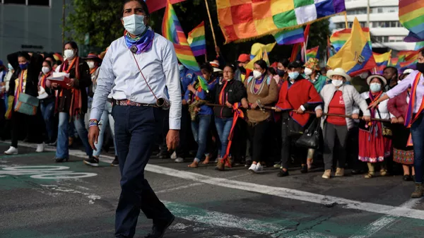 Yaku Pérez, candidato del movimiento indígena ecuatoriano, durante una marcha en Quito - Sputnik Mundo