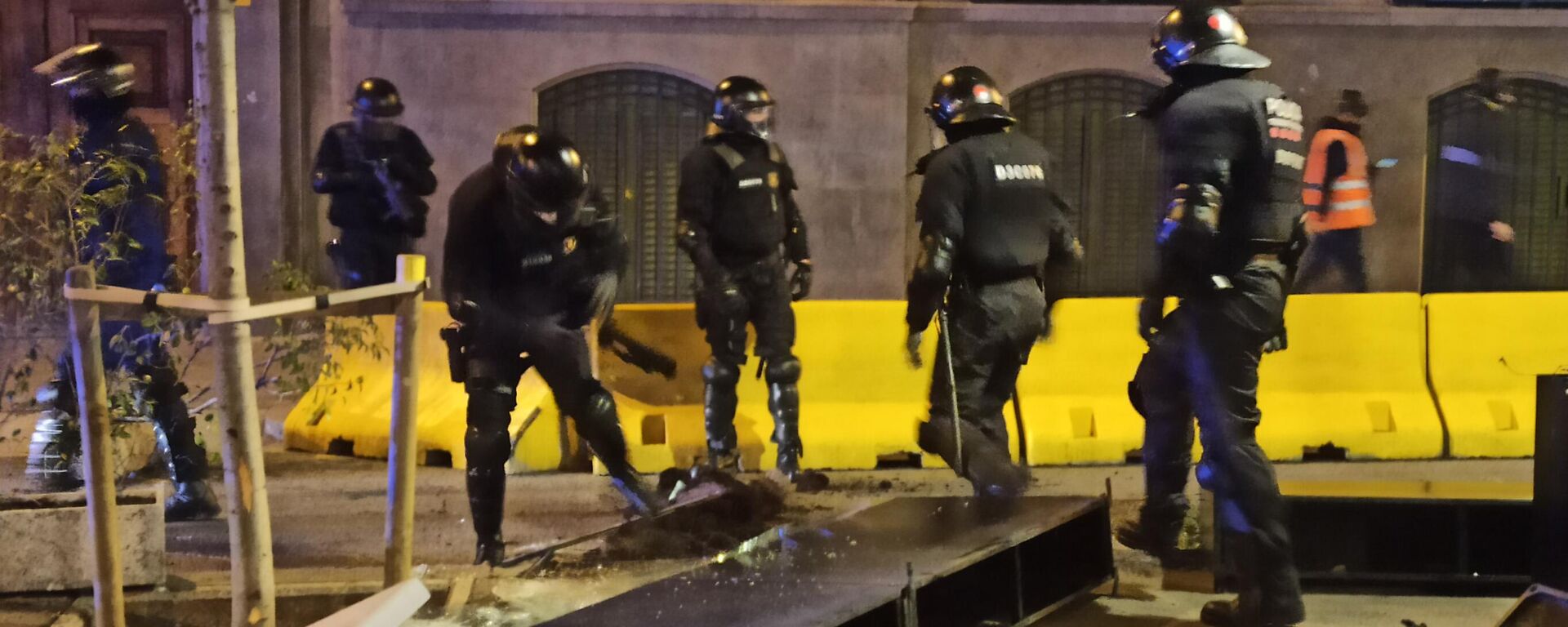 Protestas en Barcelona - Sputnik Mundo, 1920, 27.02.2021