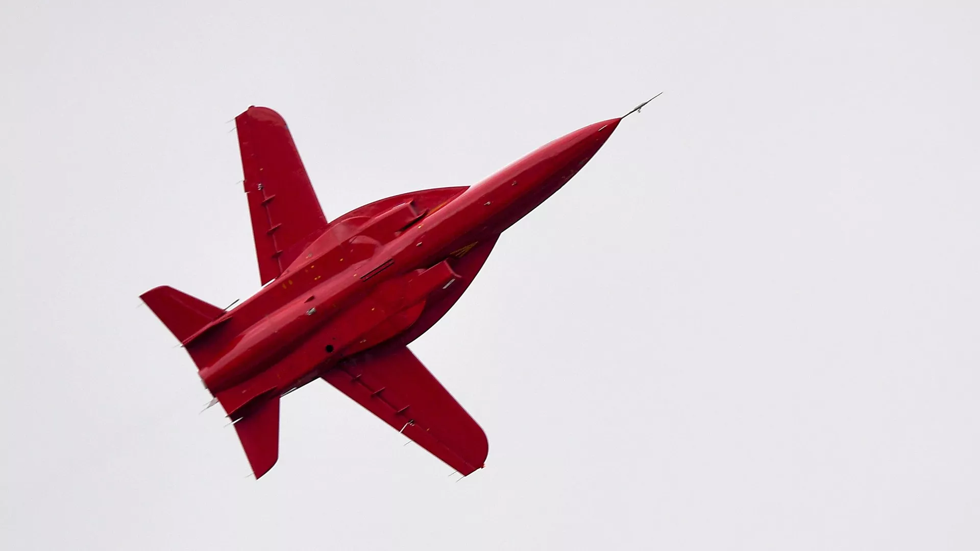 Un jet de entrenamiento ligero ruso SR-10