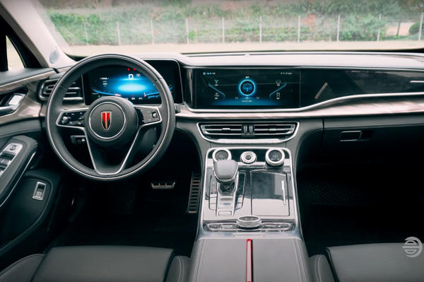 El interior del Hongqi H9 - Sputnik Mundo