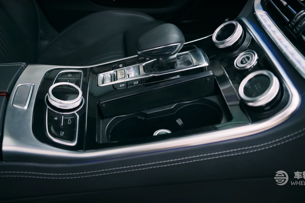 El interior del Hongqi H9 - Sputnik Mundo