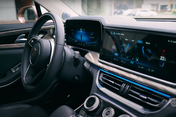 El interior del Hongqi H9 - Sputnik Mundo