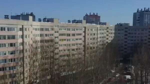El edificio más largo de la ciudad rusa de San Petersburgo apodado 'Casa Serpiente' o 'Gran Muralla China' - Sputnik Mundo